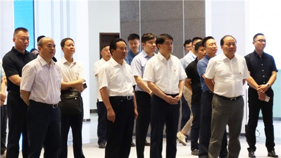 長(zhǎng)沙市委常委、市委組織部部長(zhǎng)張宏益一行調(diào)研國(guó)家網(wǎng)絡(luò)安全產(chǎn)業(yè)園區(qū)（長(zhǎng)沙），并參觀我司布展的園區(qū)展示推廣中心項(xiàng)目
